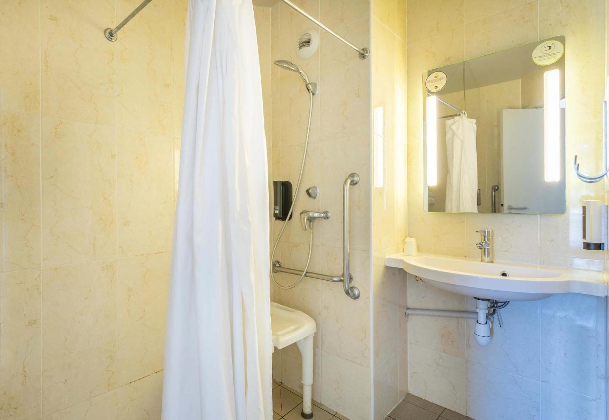 B&B Hôtel Toulon Ollioules Exterior foto